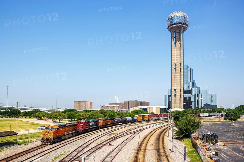 Goods train of the BNSF Railway train railway in Dallas, USA, North America