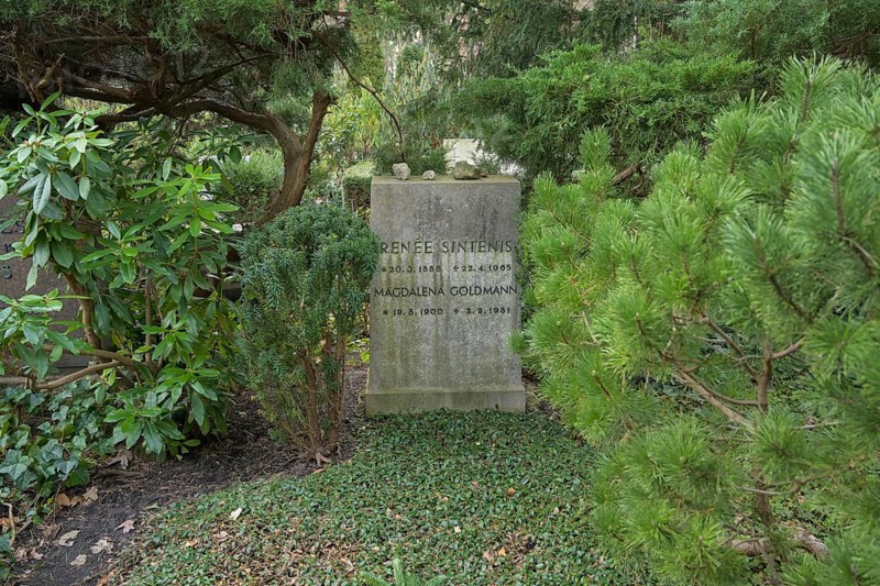 Renée Sintenis and Magdalena Goldmann, grave of honour, Waldfriedhof Dahlem, Hüttenweg, Steglitz-Zehlendorf, Berlin, Germany, Europe