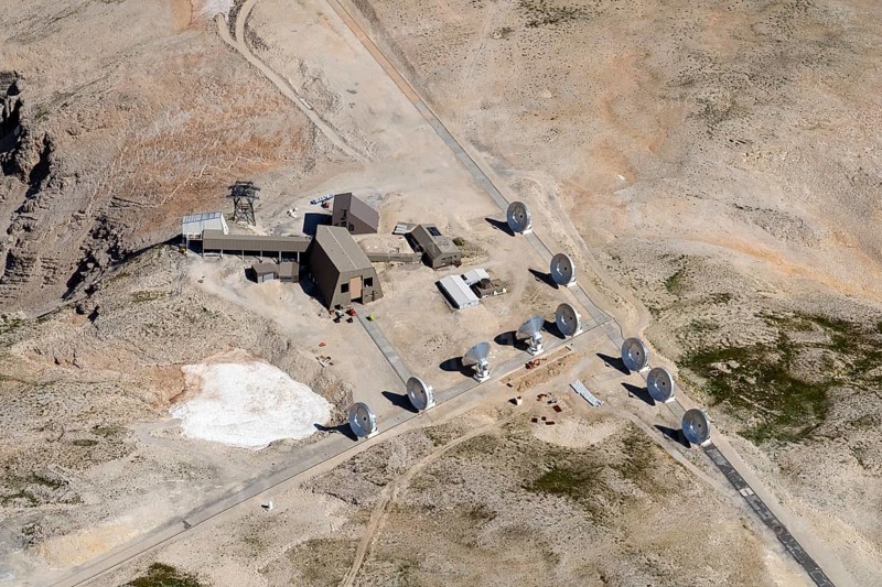 Pic de Bure, IRAM interferometer, French Alps, Plateau de Bure, telescopes, millimetre radiation, observatory, Institut de Radioastronomie Millimétrique, IRAM, interferometer, Max Planck Society, science, research, space, astronomy, aerial photo, France, Europe