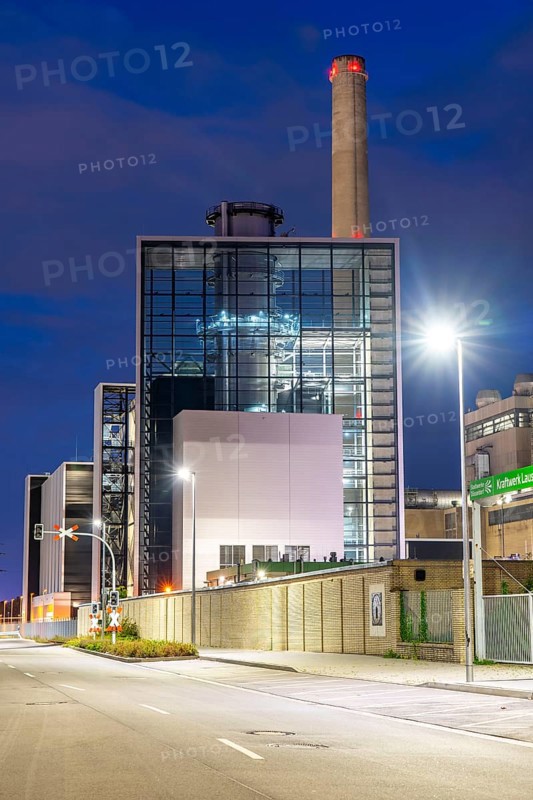 The Lausward natural gas power plant, the most efficient gas and steam turbine power plant in the world, generates electricity and district heating, Block Fortuna, in the harbour of Düsseldorf, North Rhine-Westphalia, Germany, Europe