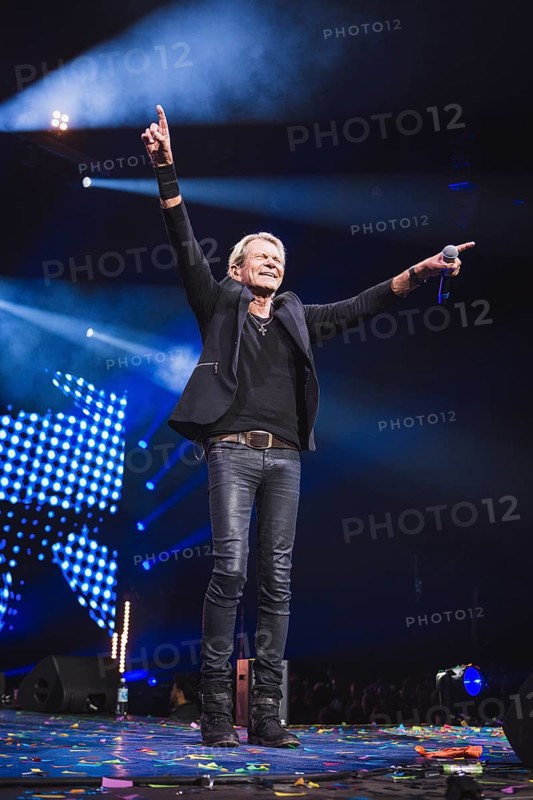 Matthias Reim at the Schlagernacht des Jahres live on Das Original Tour in the Berlin Uber Arena on 16 November 2024