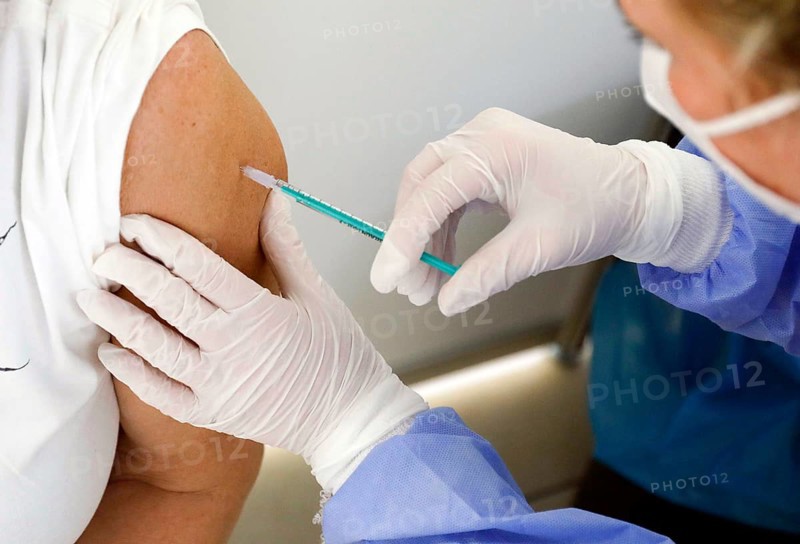 Vaccination with Covid19 Biontech Pfizer vaccine in a vaccination centre, Schönefeld, 15.02.2021