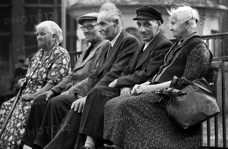 DEU, Germany, Dortmund: Personalities from politics, economy and culture from the 50s Hanover. Group of pensioners ca. 1956, Europe