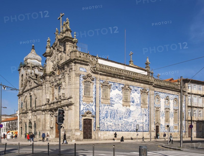 The adjacent Igreja dos Carmelitas and Igreja do Carmo Churches with the facade adorned with blue and white azulejos tiles, Porto, Portugal, Europe