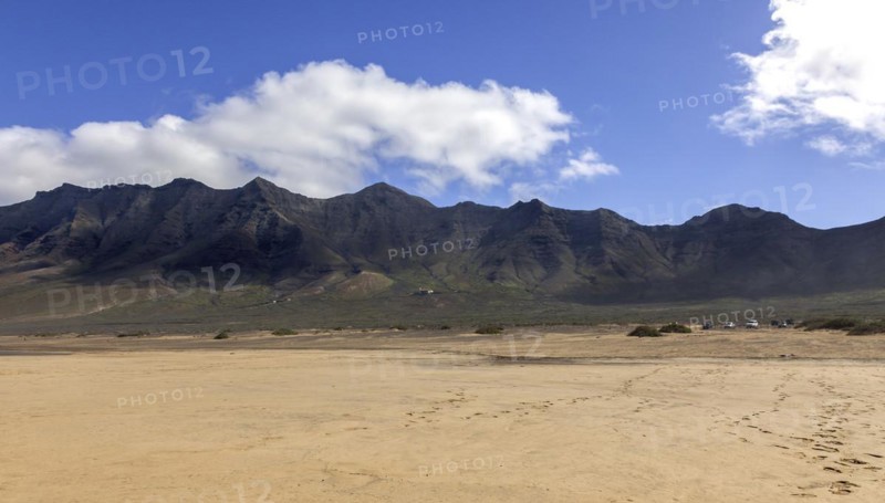 Mountain range in the Jandia nature park Park on the Jandia peninsula, at Playa de Cofete, Fuerteventura, Canary Island, Spain, Europe