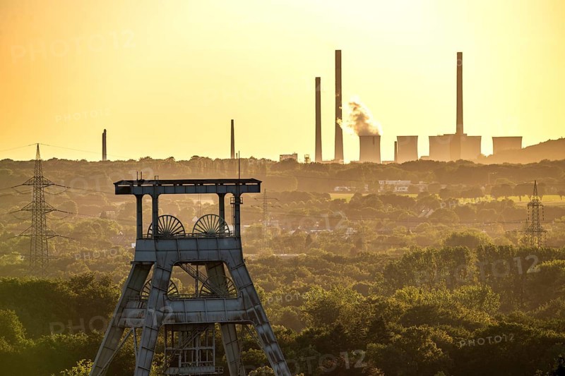 EON coal-fired power station Scholven, Gelsenkirchen, in the back, in front the double headframe of the disused Ewald mine in Herten, North Rhine-Westphalia, Germany, Europe
