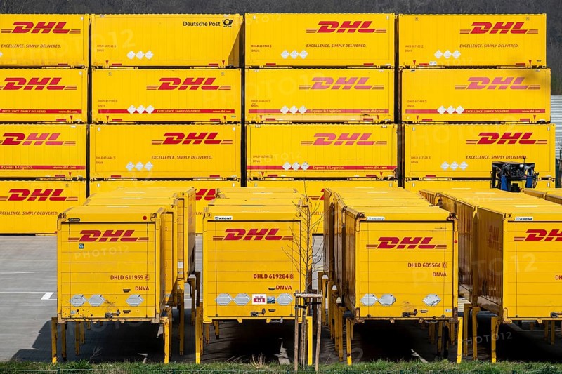 DHL, Deutsche Post, parcel centre, warehouse for freight containers, Krefeld, North Rhine-Westphalia, Germany, Europe