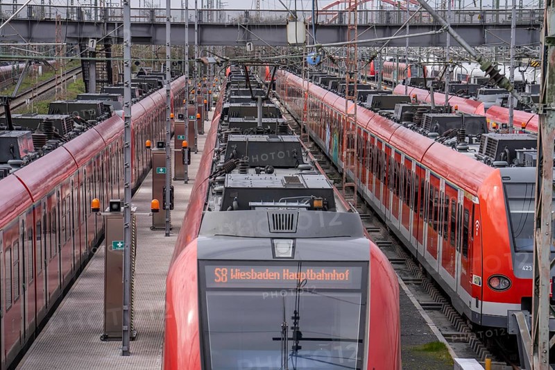 Local trains, suburban trains, waiting for the next service, in a railway depot at the main station of Frankfurt am Main, Hesse, Germany, Europe
