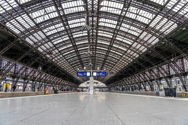 3-day strike by the railway union GDL, only very few local and long-distance trains run, empty Cologne Central Station, which is otherwise full of travellers and trains at rush hour, Cologne, North Rhine-Westphalia, Germany, Europe
