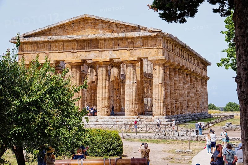Paestum archaeological site and ruins, UNESCO World Heritage Site, in the province of Salerno. Paestum, Capaccio, Campania, Italy, Southern Europe, Europe