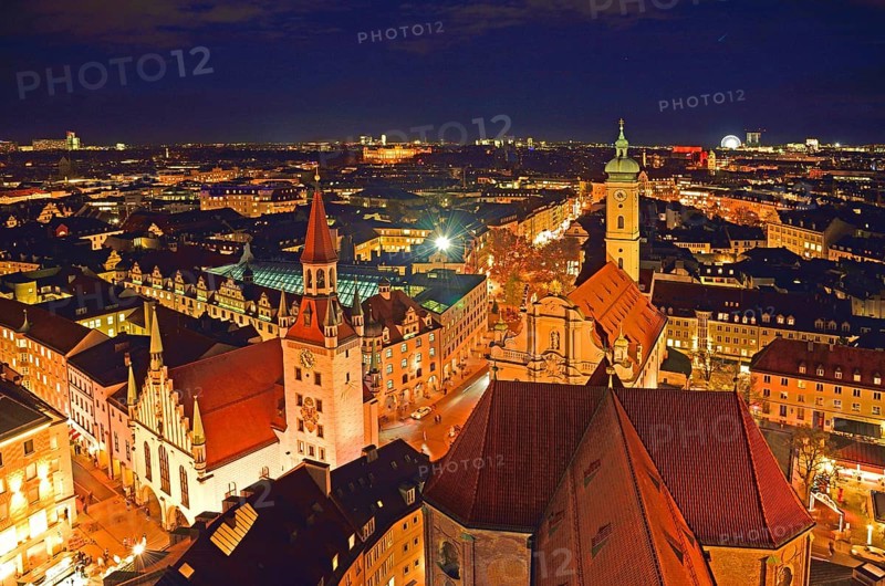 Europe, Germany, Bavaria, Munich, View from St Peter's, Marienplatz, Christmas, View of Old Town Hall and valley with Church of the Holy Spirit, Evening, Hamburg, Hamburg, Federal Republic of Germany, Europe