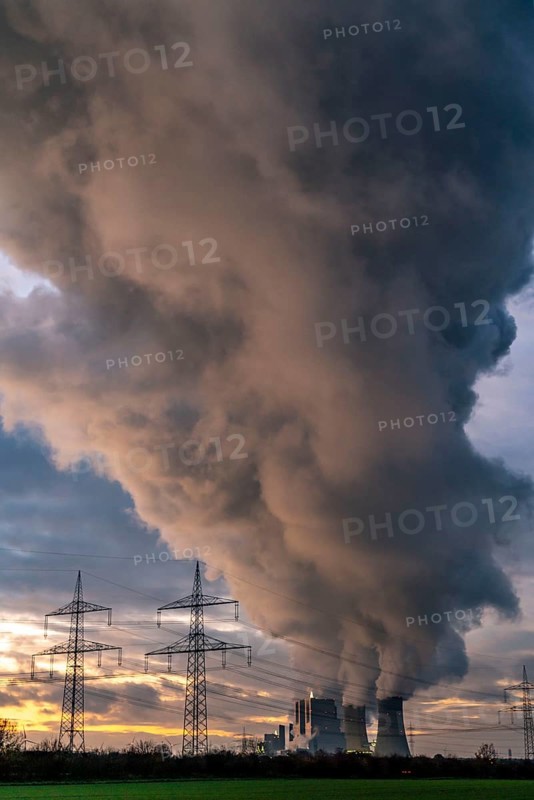 Neurath lignite-fired power plant, near Grevenbroich, power plant units F and G, A-E, thick water vapour cloud from the cooling towers in winter, near Grevenbroich, running until 2024 to secure energy supply, North Rhine-Westphalia, Germany, Europe