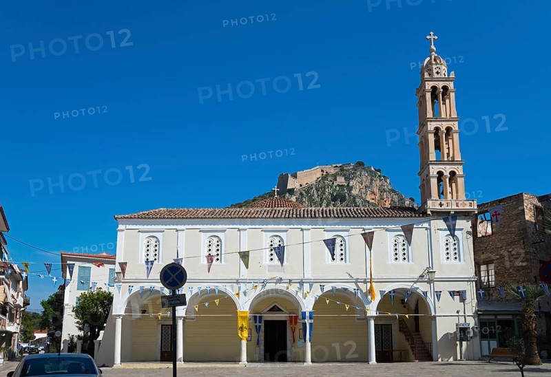 Traditional church with bell tower and mountain fortress under a bright blue sky, Holy Metropolitan Church of Agios Georgios, Episcopal Cathedral, Church of St George, Nafplio, Nafplio, Nauplia, Nafplion, Argolis, Peloponnese, Greece, Europe