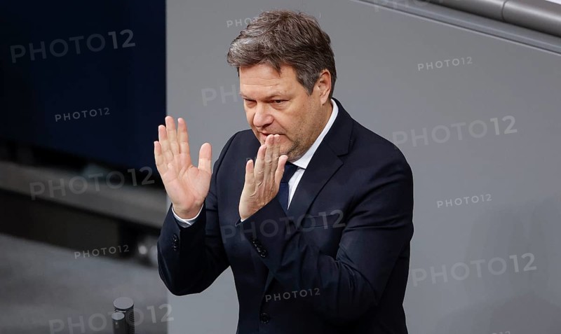 Federal Minister for Economic Affairs Robert Habeck in front of the start of his government statement in the German Bundestag, Berlin, 26 January 2023