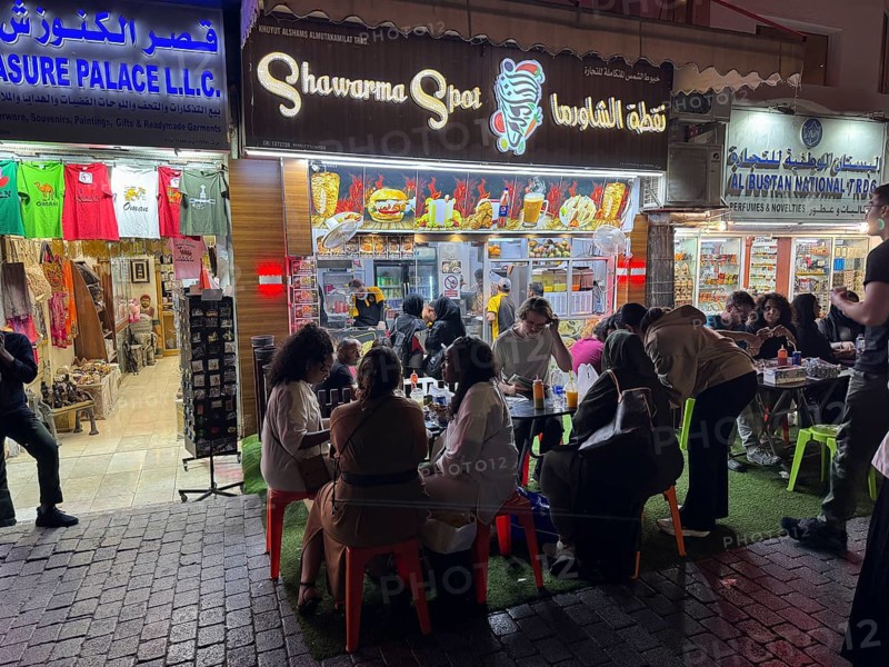 Street food in Mutrah Souq, largest market in Oman, bazaar, Muscat, Oman, Asia