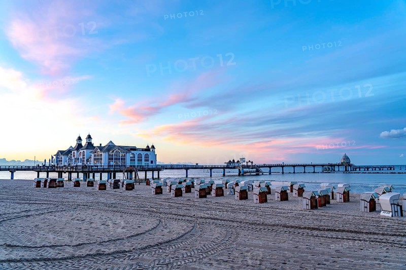 The pier of Sellin, evening mood, sunset, 394 metres long, with restaurant, jetty, beach chairs, island of Rügen, Mecklenburg-Western Pomerania, Germany, Europe