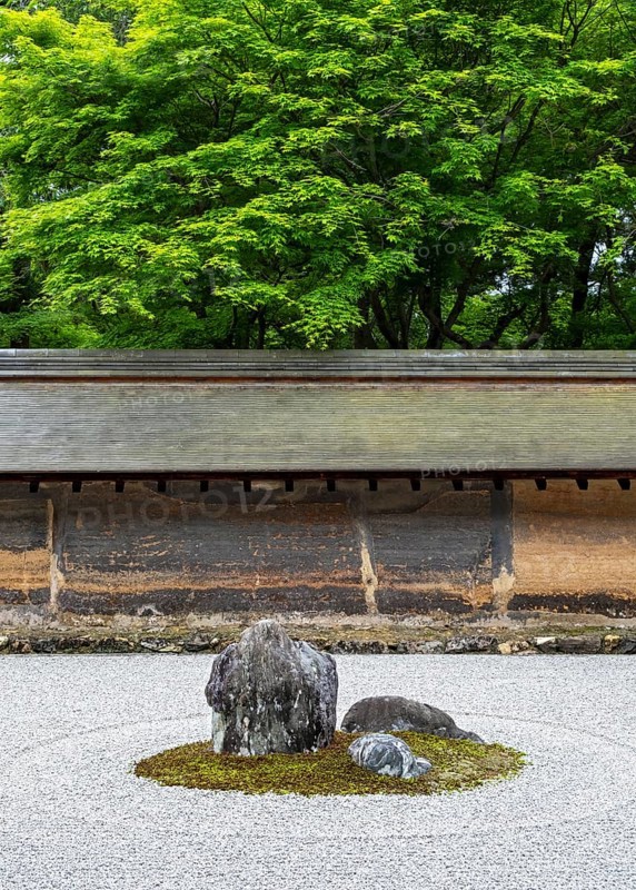 Kare-sansui, dry landscape Zen temple garden, Ryoan-ji, Kyoto, Japan, Asia
