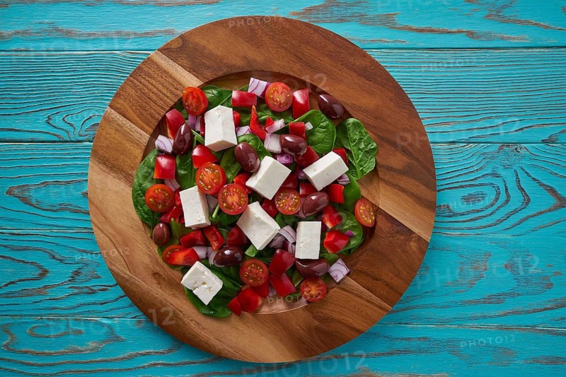 Cheese salad with tomatoes spinach and kalamata olives
