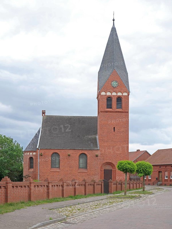 The Protestant village church of Schelldorf on the Elbe cycle path south of Tangermünde. Saxony-Anhalt, Germany, Europe