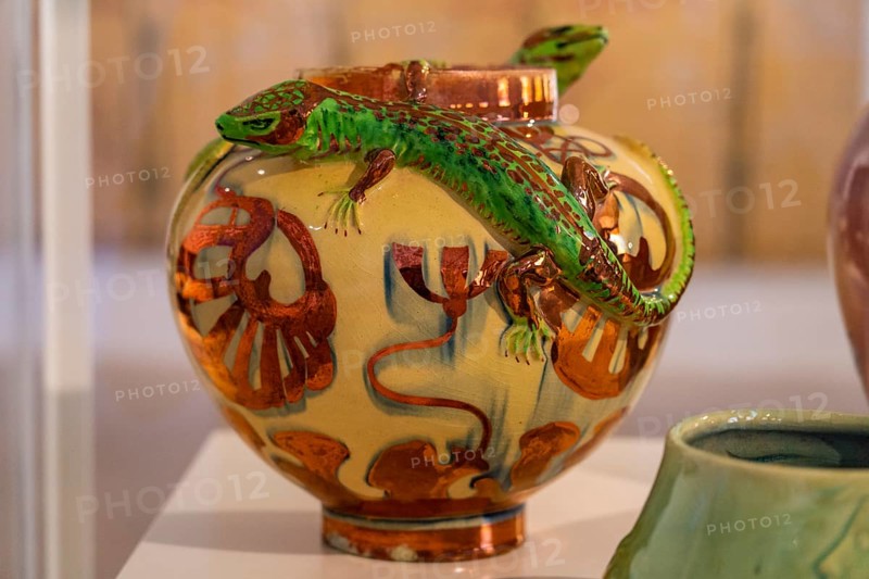 Jug of the lizards, ceramic with metallic reflection, 1897-1910, La Roqueta factory, Museu de Mallorca, Palma, Majorca, Spain, Europe
