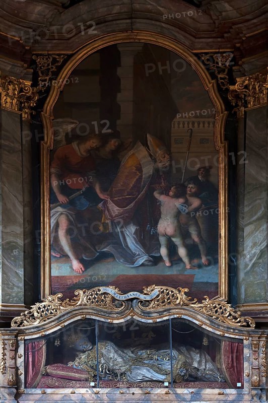 Catacomb saint, St Maximianus, unknown bones from the catacombs in Rome between the 16th and 19th century, above painting with the martyr Maximianus, St Emmeram, Regensburg, Upper Palatinate, Bavaria, Germany, Europe