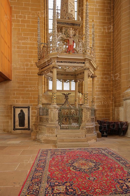 Baptismal font and carpet, interior view of the UNESCO cathedral, arts and crafts, baptismal font, Gothic, St Mary's Church, Erfurt Cathedral, Cathedral Square, Erfurt, Thuringia, Germany, Europe