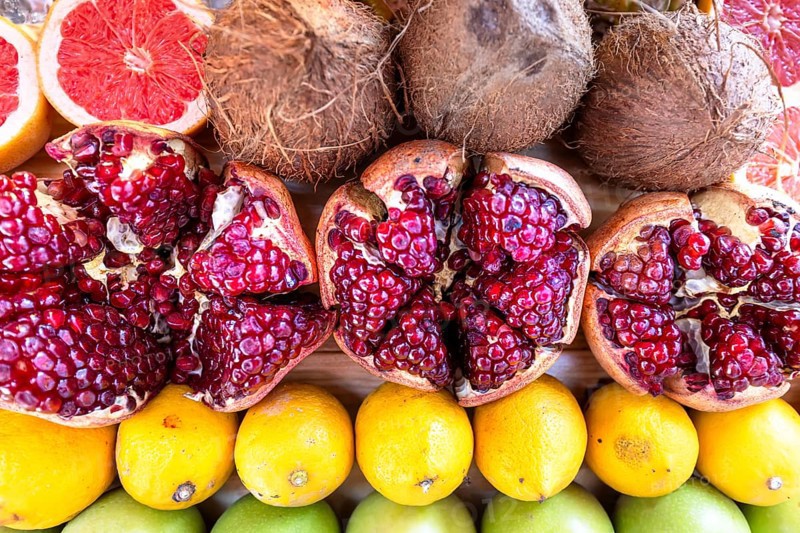 Turkey, fresh fruits in Istanbul Spice Bazaar, part of the Grand Bazaar in Fatih historic district, Asia