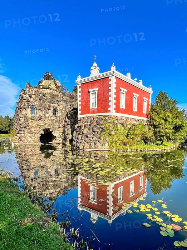 Stein Island with artificial volcano, KulturstiftungVilla Hamilton, Dessau-Wörlitz Garden Kingdom, Unesco World Heritage Site, summer feeling, travel destination, theatre, travel, sunshine, Middle Elbe Biosphere Reserve, Saxony-Anhalt, Germany, Europe