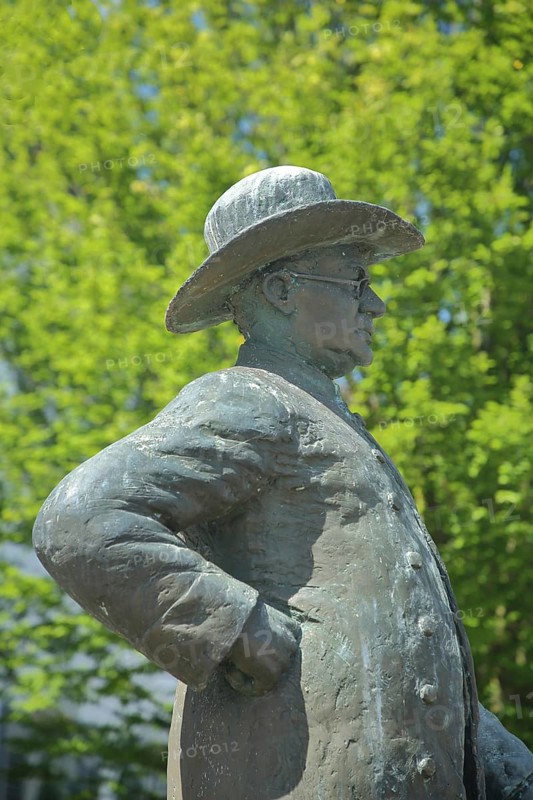 Memorial to Heinrich Hansjakob by sculptor Gerold Jäggle 2008, detail, writer, politician, pastor, Hagnau, Obersee, Lake Constance, Lake Constance area, Baden-Württemberg, Germany, Europe