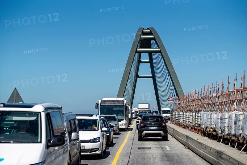 Construction site on the Fehmarnsund Bridge, road, federal road, bridge construction, traffic jam, Schleswig-Holstein, Germany, Europe