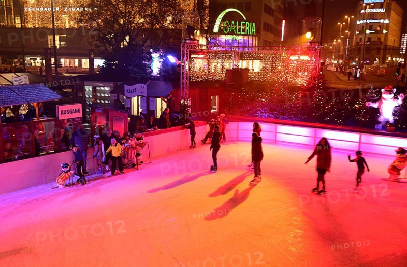 Europe, Germany, Bavaria, Munich, City, Ice rink at Stachus at Christmas, Hamburg, Hamburg, Federal Republic of Germany, Europe