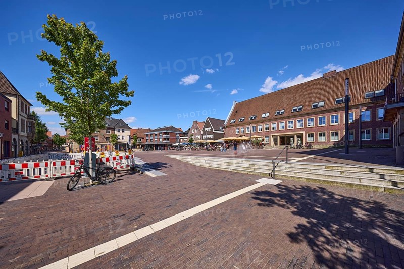 Market square with town council and town hall in Dülmen, Münsterland, Coesfeld district, North Rhine-Westphalia, Germany, Europe