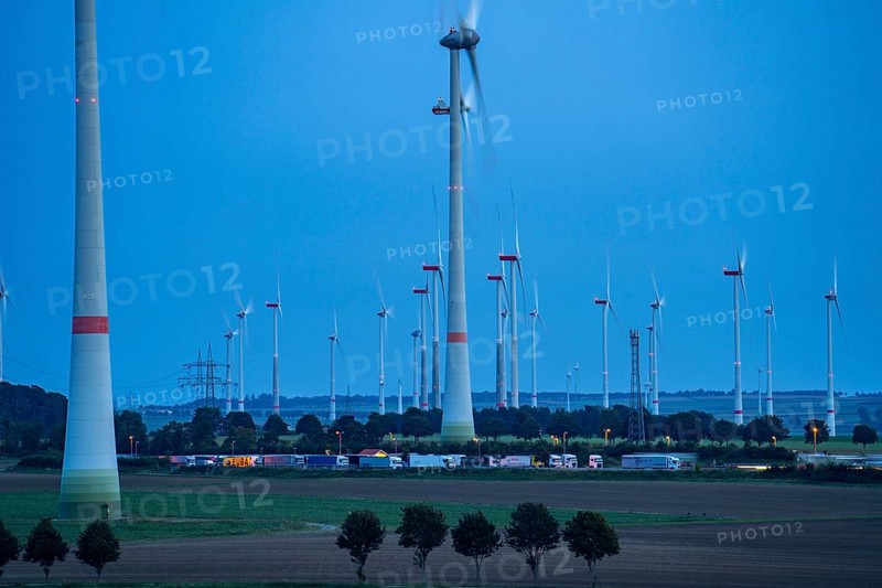 Wind farm, south of the village of Helmern, part of Bad Wünnenberg, Paderborn district, A44 motorway, Sintfeld service area, OWL, North Rhine-Westphalia, Germany, Europe