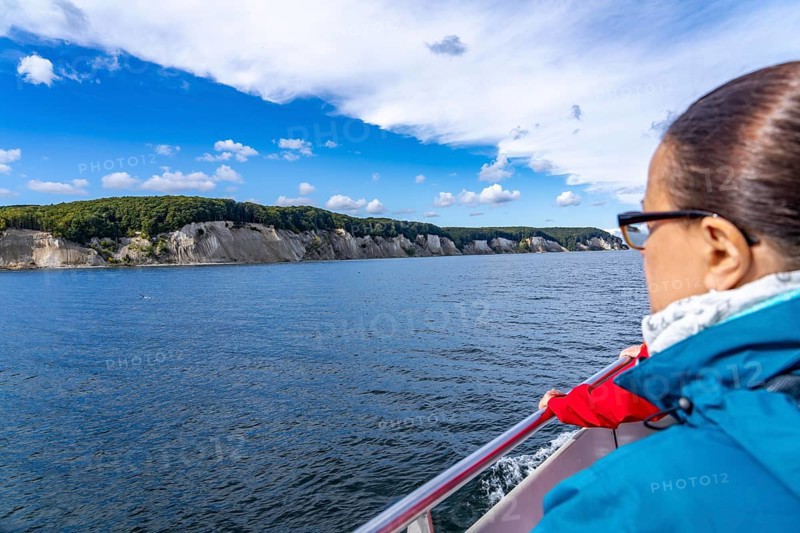 Excursion boat Alexander, round trip to the chalk cliffs of Rügen, cliffs of the Stubbenkammer, in the Jasmund National Park, view of the Baltic Sea and the chalk cliff coast, between Sassnitz and Lohme, Mecklenburg-Western Pomerania, Germany, Europe