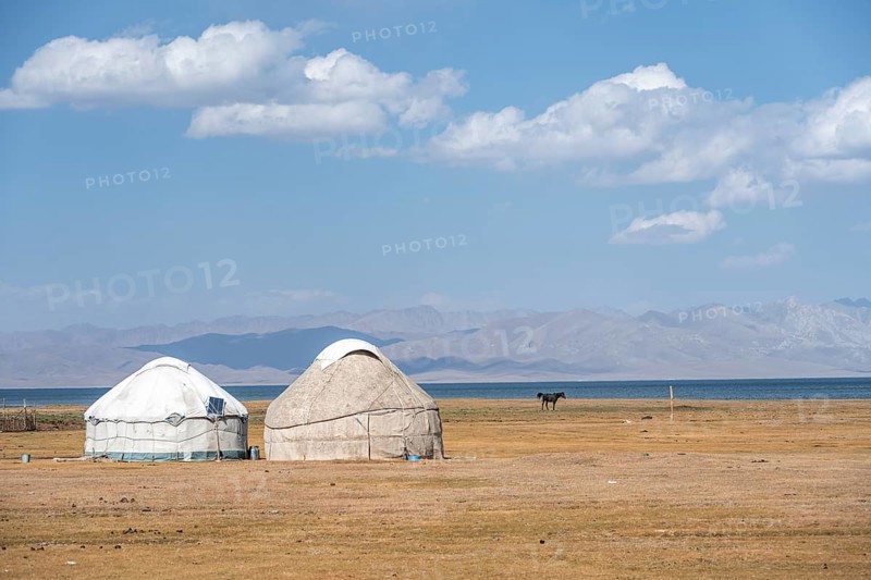 Yurts in the highlands, Song Kul mountain lake, Naryn region, Kyrgyzstan, Asia