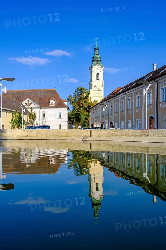 Wooden square with parish church, Langenlois, Waldviertel, Lower Austria, Austria, Europe