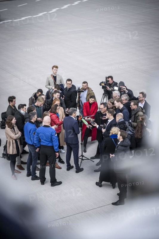 Trip of the Federal Minister of Economics and Climate Protection Robert Habeck to the USA from 06-10 March 2024 Departure in Berlin together with the ESA astronauts Alexander Gerst and Matthias Maurer recorded in Berlin, 06 March 2024