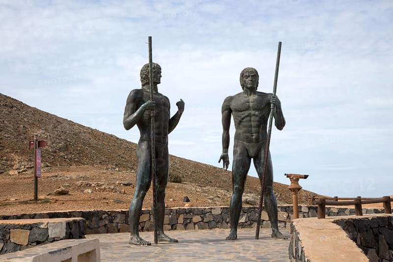 Statues of indigenous Mahos tribal leaders Guize and Ayose by Emiliano Hernandez, Fuerteventura, Canary Islands, Spain, Europe