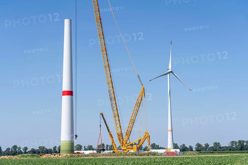Repowering, dismantled Enercon E-58 wind turbine in a wind farm near Issum, 9 older wind turbines that have been in operation for over two decades are being replaced by a total of four Enercon E-160 turbines, under construction, with a total output of 22 megawatts, Lower Rhine, North Rhine-Westphalia, Germany, Europe