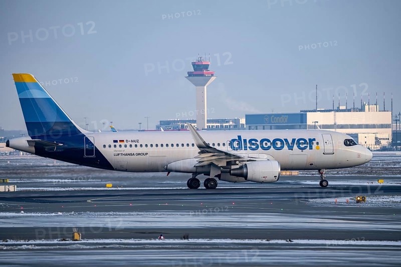 Discover Airbus A320-200, A-AIUZ, in front of take-off on runway west, Frankfurt Airport FRA, Fraport, in winter, Hesse, Germany, Europe