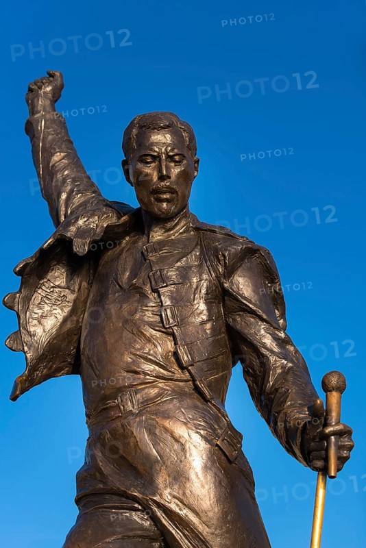Freddie Mercury statue, musician, Queen, rock, rock music, star, rock star, deceased, famous, singer, music, monument, sculpture, art, artist, man, lakeside, Lake Geneva, Montreux, Switzerland, Europe