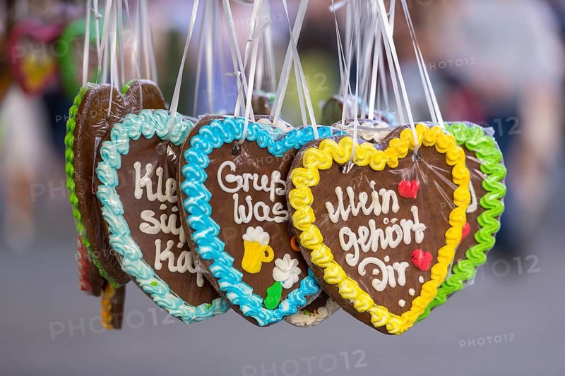 Gingerbread hearts with colourful icing, displayed at a festival with the inscription 'Mein gehört Dir', Cannstadter Volksfest, Stuttgart-Bad Cannstadt, Baden-Württemberg