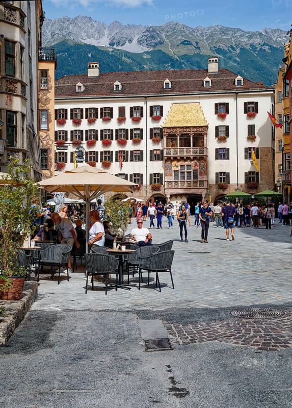 Golden Roof, late Gothic oriel at the New Court, Innsbruck Old Town, Innsbruck, Tyrol, Austria, Europe