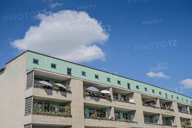 Residential building, Fritz-Reuter-Allee, Hufeisensiedlung, Britz, Neukölln, Berlin, Germany, Europe