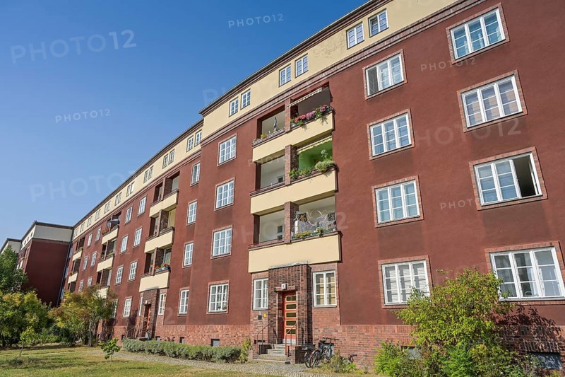 Residential building, Birkenwäldchen estate by Richard Ermisch, Genfenbergstraße, Wilhelmstadt, Spandau, Berlin, Germany, Europe