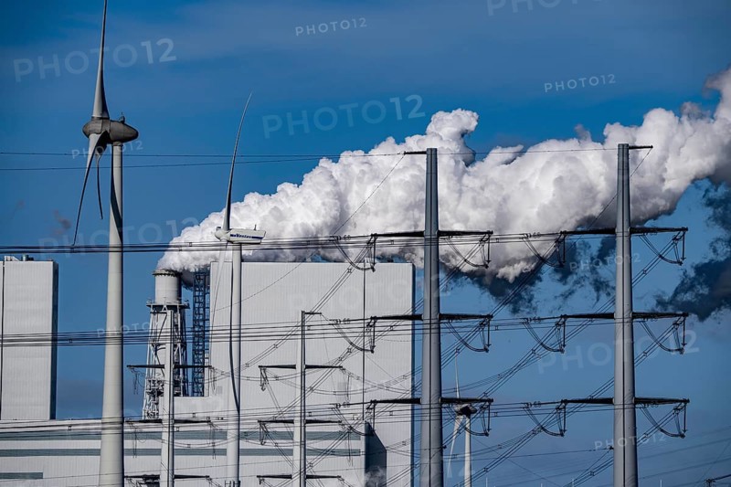 RWE coal-fired power plant Eemshavencentrale, in the seaport of Eemshaven, operator RWE Power, wind farm, Netherlands