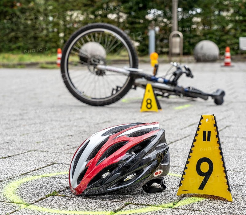 Re-enacted, fatal, accident with a car and a cyclist, at the North Rhine-Westphalia police, accident investigation by specialised accident teams, traffic accident teams, of the Cologne police, North Rhine-Westphalia, Germany, Europe