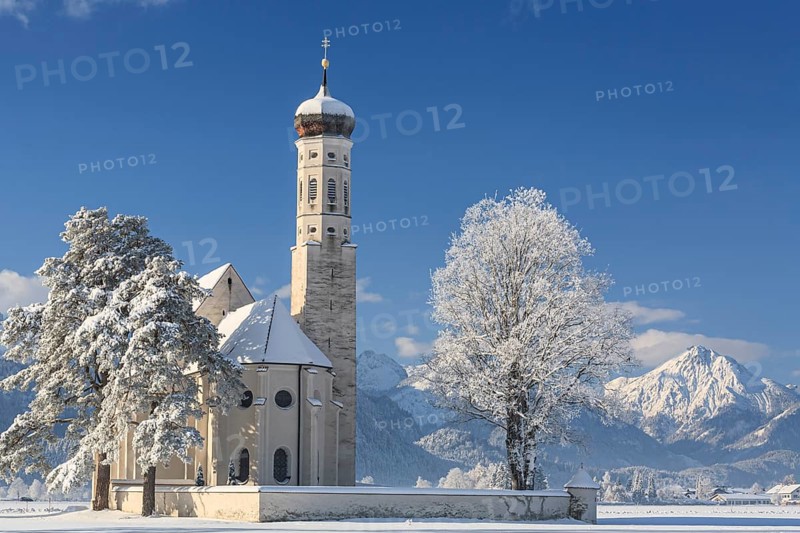Church in snowy mountain landscape, snow, winter, sunny, Königswinkel, Sankt Coloman, Füssen, Bavaria, Germany, Europe