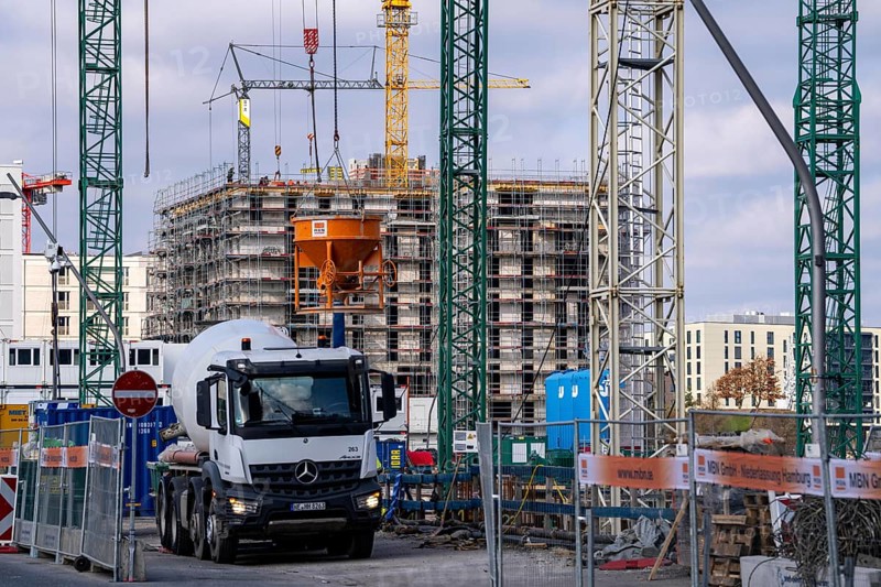Construction sites in the east of Hafencity Hamburg, office building, new district on the Elbe, on the site of the former free harbour, residential units for 14, 000 people, 3, 000 hotel beds, 45, 000 jobs, Hamburg, Germany, to be built here by the 2030s, Europe
