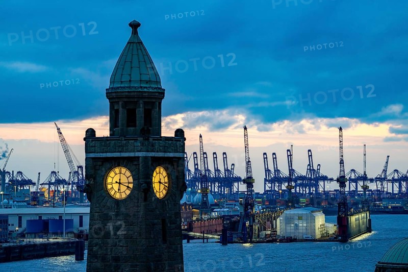 Port of Hamburg, view over the observation tower at the St. Pauli Landungsbrücken to the Blohm + Voss shipyard, Dock 11, evening, cranes of the container terminals, Hamburg Germany
